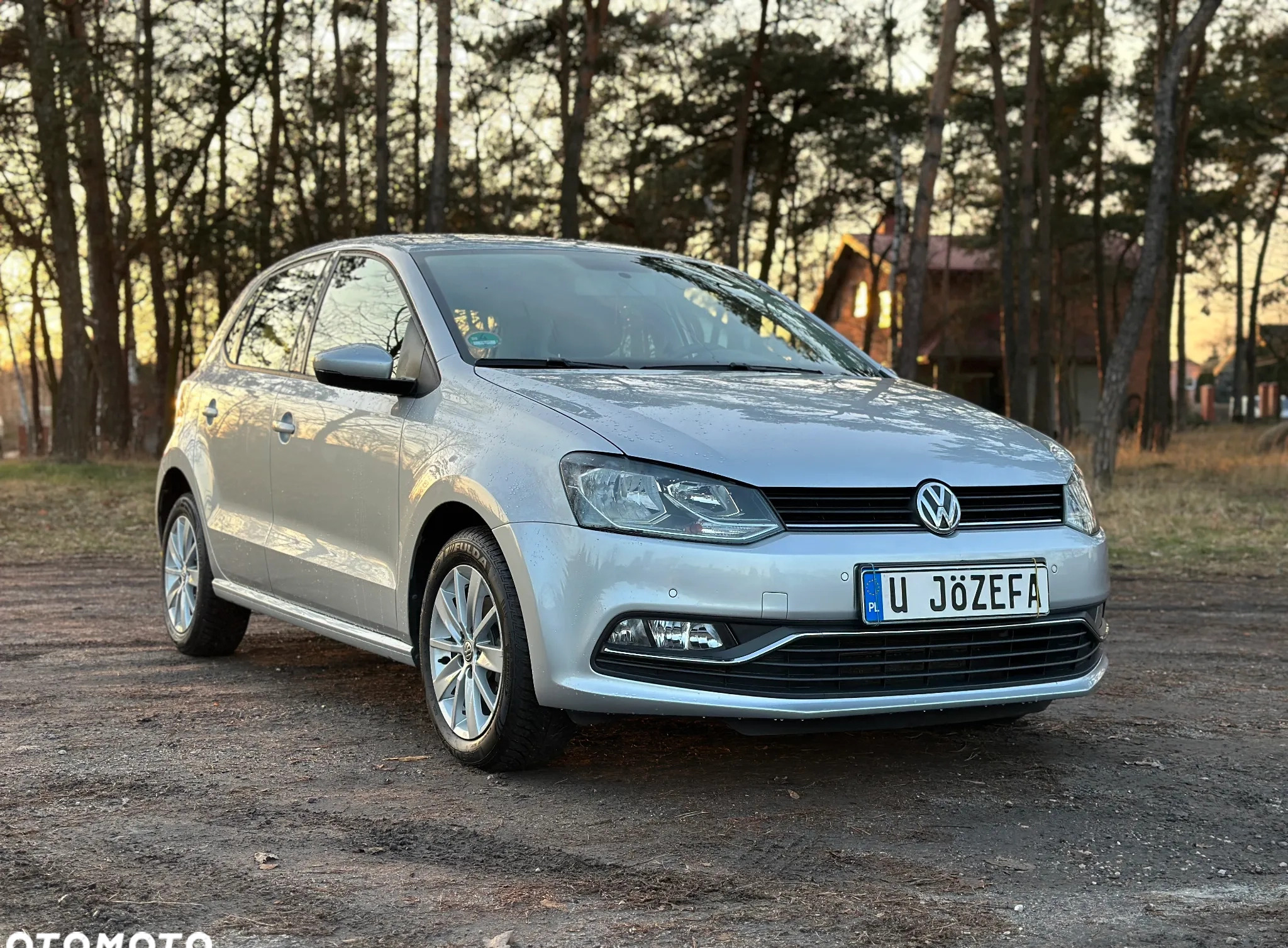 Volkswagen Polo cena 38900 przebieg: 140000, rok produkcji 2017 z Karlino małe 436